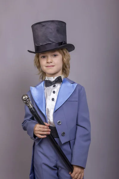 Carino bambino vestito da gentiluomo . — Foto Stock