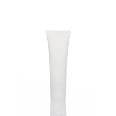 Bir tüp kremin modeli. Kozmetik ürünlerinin ambalaj tasarımı. Beyaz bir arkaplanda izole edilmiş