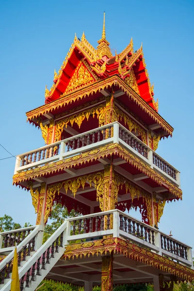 Campanile nel tempio della Thailandia . — Foto Stock