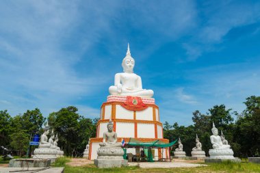 Tayland tapınağındaki Buda heykeli.
