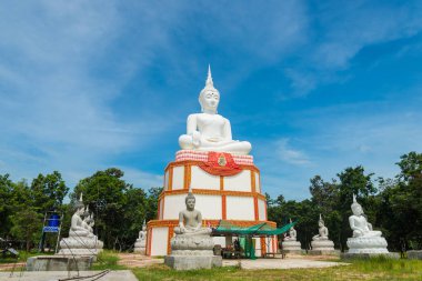 Tayland tapınağındaki Buda heykeli.