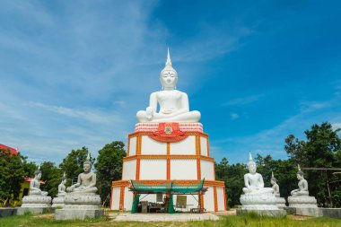 Tayland tapınağındaki Buda heykeli.