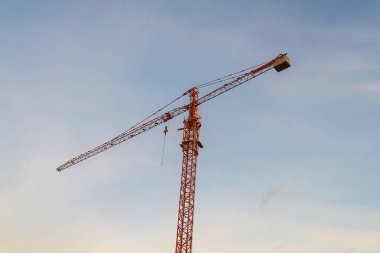 Vinç, binaların yapımında kullanılır..