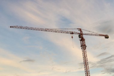 Vinç, binaların yapımında kullanılır..