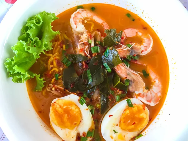 Fideos de mariscos. comida asiática, comida tailandesa . — Foto de Stock