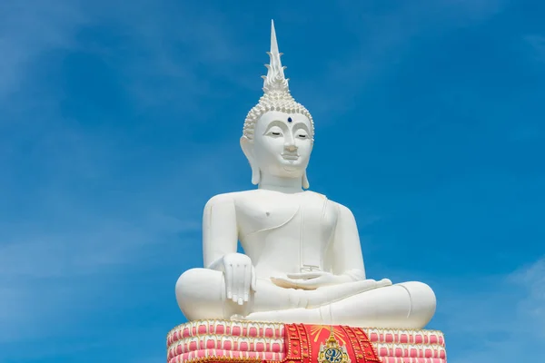 Tayland tapınağındaki Buda heykeli. — Stok fotoğraf