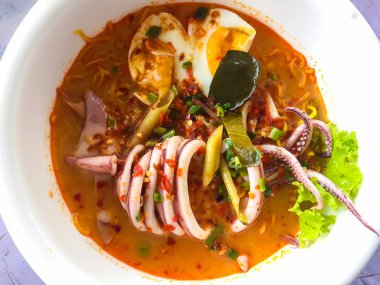 Deniz mahsulleri çorbası. 