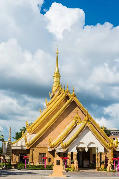 Bellissimo Tetto Del Tempio Thailandia Wat Mahawanaram Ubon Ratchathani Thailandia — Foto Stock