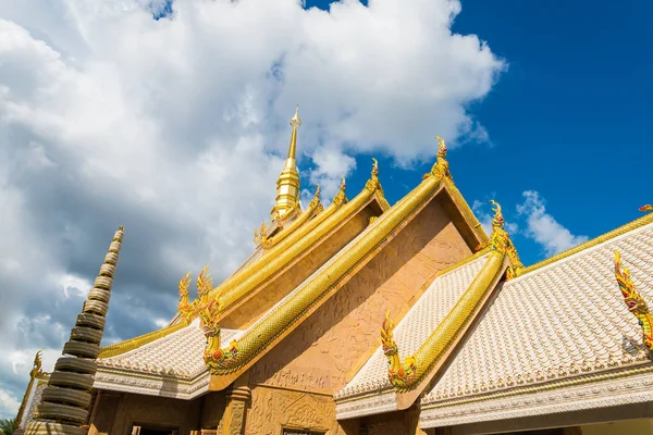 Belo Telhado Templo Tailândia Wat Mahawanaram Ubon Ratchathani Tailândia — Fotografia de Stock