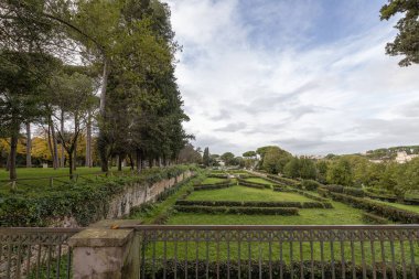 Roma / İtalya - 11 / 17 / 2019: Sonbaharda Roma. Villa Borghese.