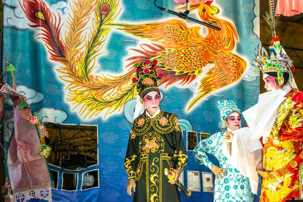 Chinese Teochew Opera. Actuación tradicional de ópera durante el Séptimo Mes Ghost Festival . — Foto de Stock