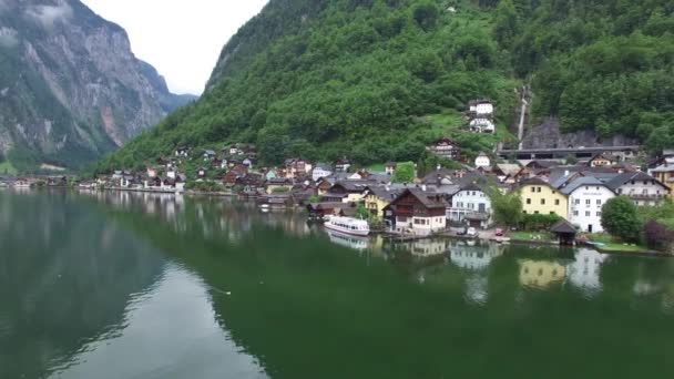 Incrível Voo Aéreo Drone Sobre Antiga Casa Espelho Superfície Lago — Vídeo de Stock