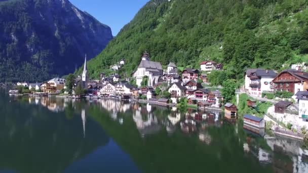 Fantastisk Antenn Drönare Panorama Flygning Över Små Hus Österrike Vild — Stockvideo