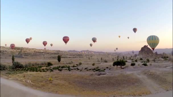 Magnífica Vista Panorâmica Aérea Enormes Balões Quente Voando Alto Noite — Vídeo de Stock