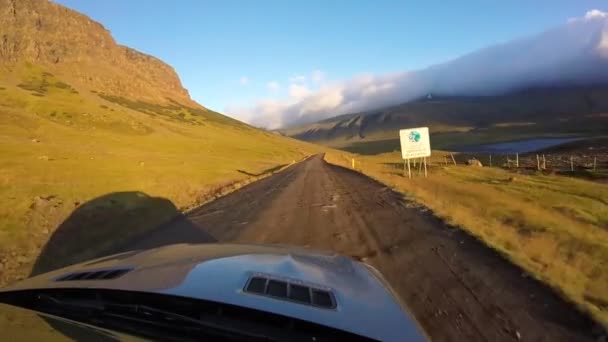 Increíble Primera Persona Coche Monte Pov Disparo Carretera Rural Espejo — Vídeos de Stock