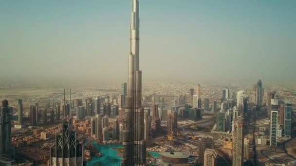 Spectaculaire Hoge Toren Wolkenkrabber Moderne Architectuur Grote Stad Centrum Dubai — Stockvideo