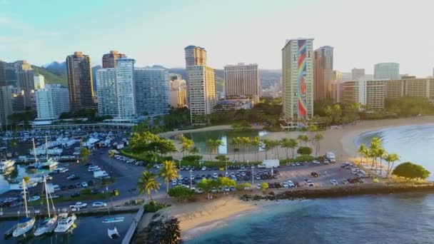 Maravilloso Sobrevuelo Panorámico Drones Aéreos Gran Puerto Urbano Yates Lujo — Vídeo de stock