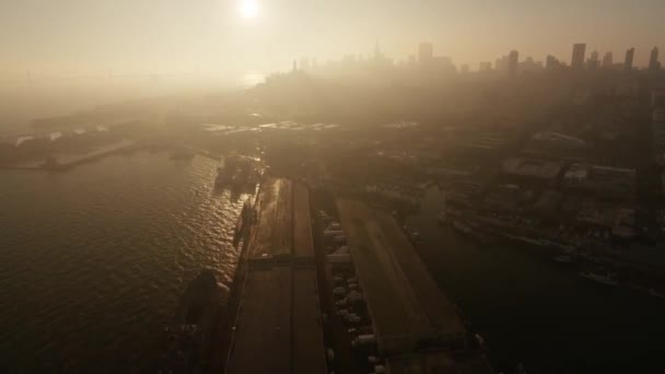 Penerbangan Drone Udara Indah Atas Pelabuhan Kota Besar San Francisco — Stok Video