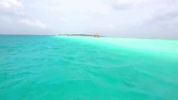 Prachtig Uitzicht Turquoise Kalm Oceaan Water Tropische Zee Luxe Resort — Stockvideo