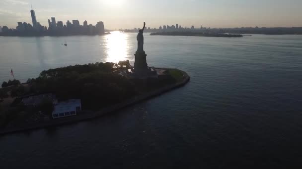 Vista Aérea Drone Pitoresca Símbolo Nacional Estados Unidos América Estátua — Vídeo de Stock