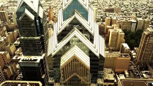 费城市中心现代化城市建筑城市景观在美丽的无人驾驶飞机上俯瞰全景 — 图库视频影像