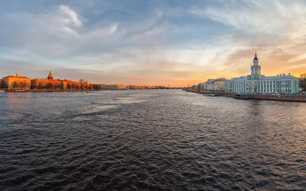 Невський пейзаж з Кунсткамерою — стокове фото