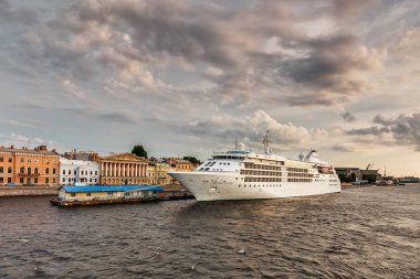 Yolcu gemisi Silver Cloud 