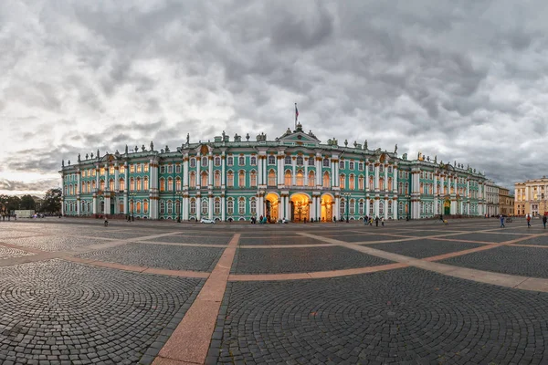 Autumn evening at the Winter Palace — Stock Photo, Image