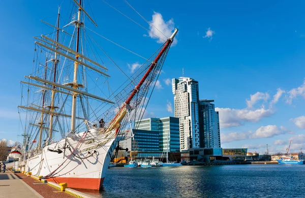 Fragata de vela en el puerto de Gdynia —  Fotos de Stock