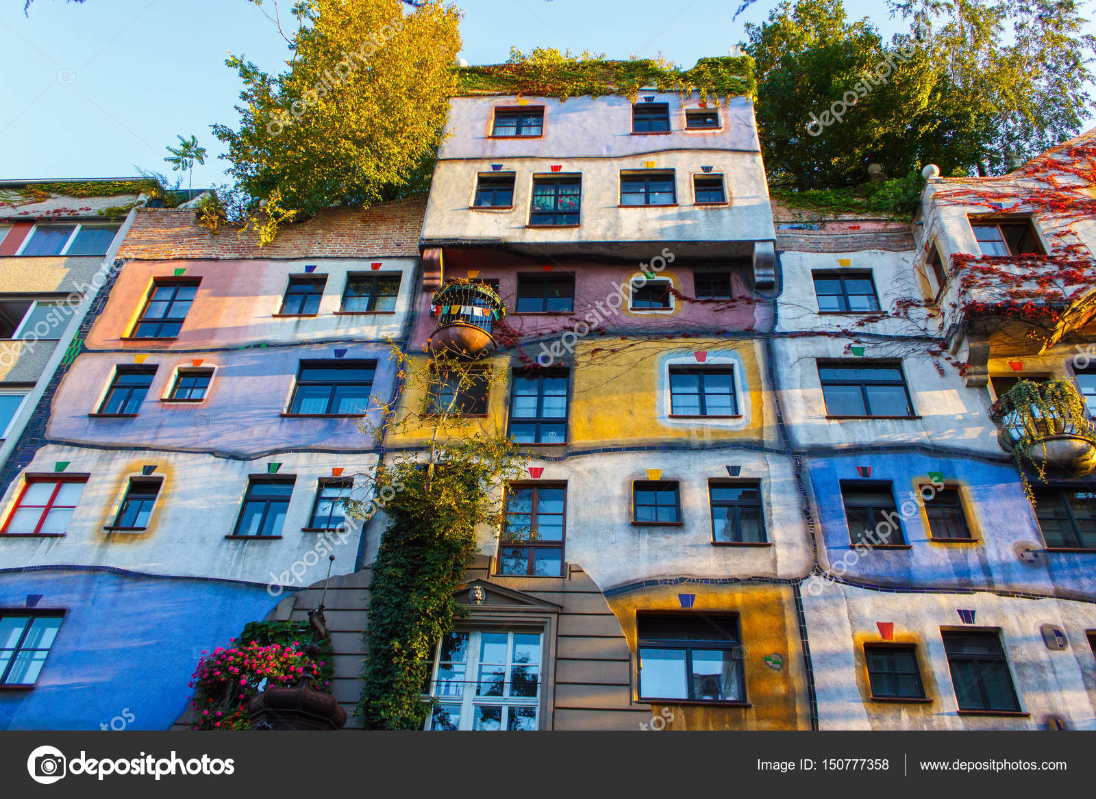 Hundertwasser house in Vienna, Austria Stock Editorial Photo © sashk0