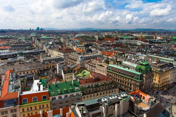Vue aérienne du centre-ville de Vienne depuis la cathédrale — Photo
