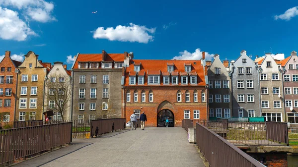 Il centro storico di Danzica durante la giornata di sole — Foto Stock