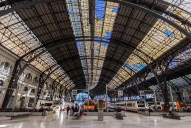 Demiryolu İstasyonu nu (Estació de Francia) Barcelona, İspanya Şubat 2017 platformlarının