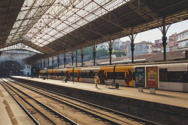 Sao Bento tren istasyonu Porto, Portekiz - Eylül 2015