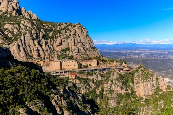 モンセラット修道院の眺め。高山です。カタルーニャ。スペイン — ストック写真