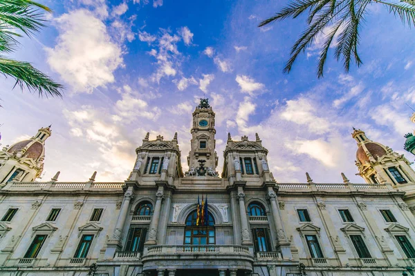 Akşamları, İspanya Valencia Belediye Binası — Stok fotoğraf