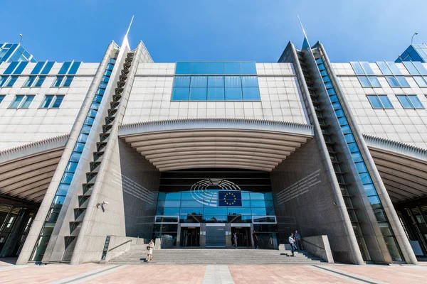 Edifício do Parlamento Europeu em Bruxelas, Bélgica - junho de 2017 — Fotografia de Stock