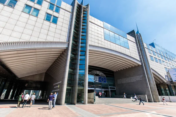 Edificio del Parlamento Europeo en Bruselas, Bélgica - Junio 2017 — Foto de Stock