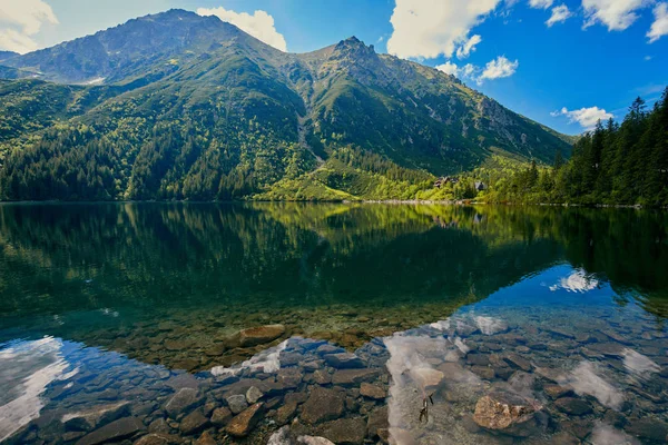 Oog van de zee (Morskie Oko) meer in Tatra gebergte — Stockfoto