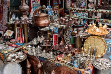 Eski Saraybosna ın Bazaarı pazarında Vintage Hatıra Eşyası