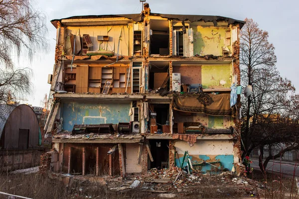 Έκτακτης Ανάγκης Κατεστραμμένο Μερικώς Κατέρρευσε Σπίτι Στην Ουκρανία — Φωτογραφία Αρχείου