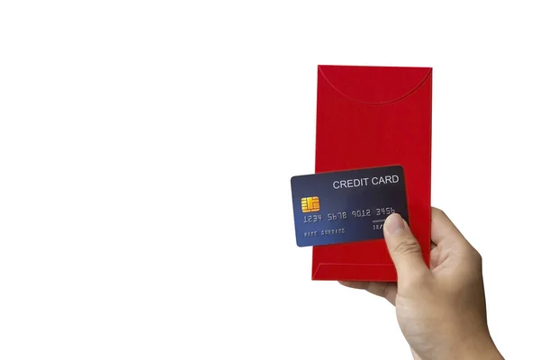 Hand Hold Cartão de Crédito e envelope vermelho isolar fundo branco — Fotografia de Stock