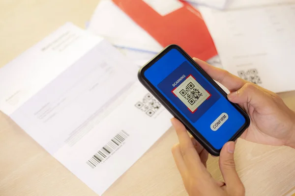 Fatura dijital cüzdan ya da kre için akıllı telefon ya da kod taraması kullanılıyor