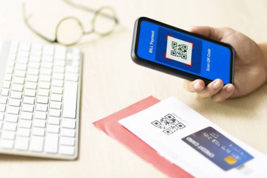 Fatura dijital cüzdan ya da kre için akıllı telefon ya da kod taraması kullanılıyor