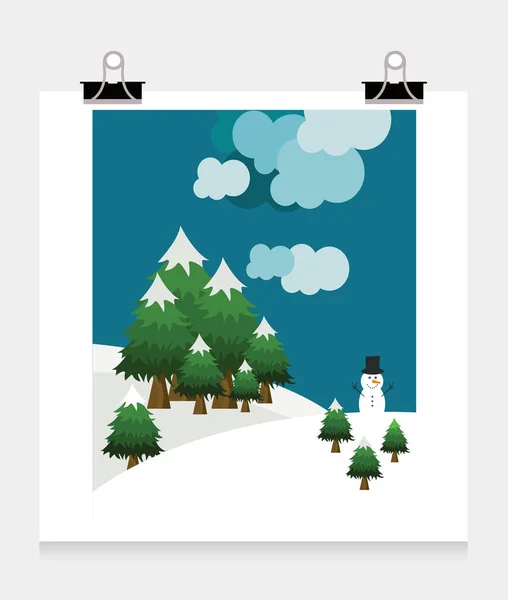 Çam ağaçları ile kardan adam karlı tepeler üzerinde — Stok Vektör
