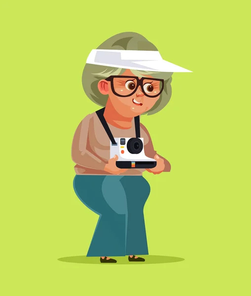 Feliz Sonrisa Anciana Abuela Abuela Turista Tomar Fotos Cámara Vacaciones — Vector de stock