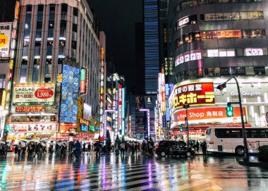 Japonya 'daki binalar ve insanlar