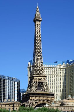 Eyfel Kulesi Paris Manzara Güvertesi Las Vegas Nv, Usa 09-30-17: Kule Las Vegas şehrinin bir simgesidir