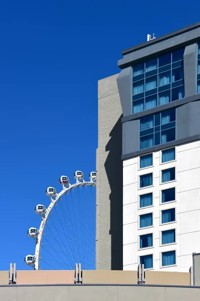 Las Vegas Usa 18ウェスティンラスベガスホテルのサイドビューと背景には ハイローラー世界一高い展望ホイール — ストック写真