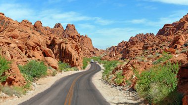 Nevada Usa 'daki Clark County' deki Fire State Park Vadisi. Dünyaca ünlü 40.000 dönümlük parlak kırmızı Aztek kumtaşı arazisiyle